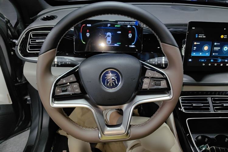 Used BYD Qin PLUS 2023 Champion Edition EV 420KM Superior Model Steering Wheel