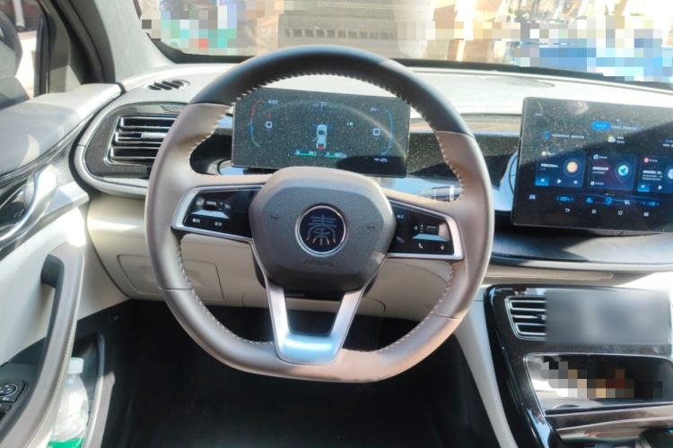 Used BYD Qin PLUS 2023 Champion Edition DM-i 55KM Leading Model Steering Wheel