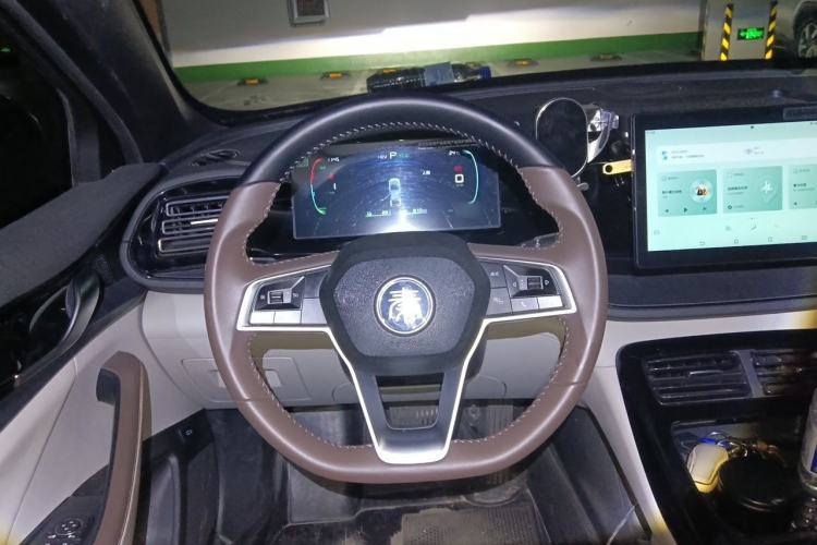 Used BYD Qin PLUS 2023 Champion Edition DM-i 55KM Leading Model Steering Wheel