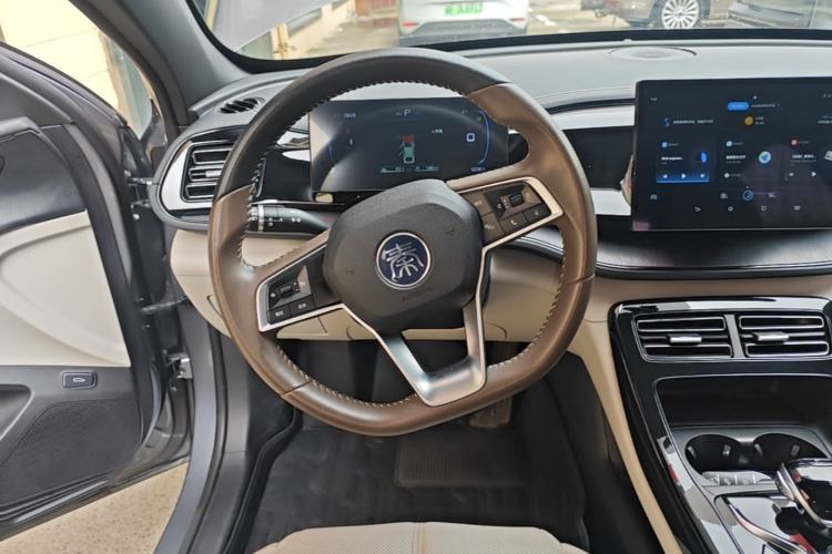 Used BYD Qin PLUS 2023 Champion Edition DM-i 55KM Leading Model Steering Wheel