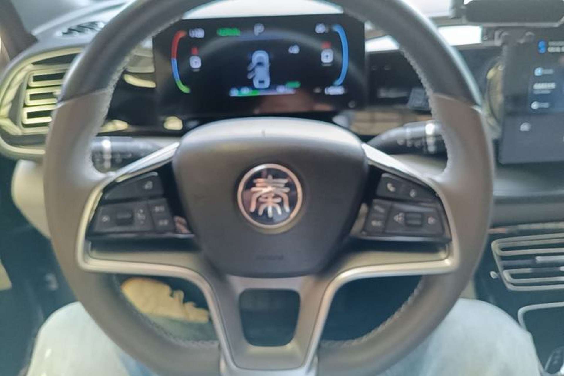 Used BYD Qin PLUS 2023 Champion Edition EV 420KM Leading Model Steering Wheel