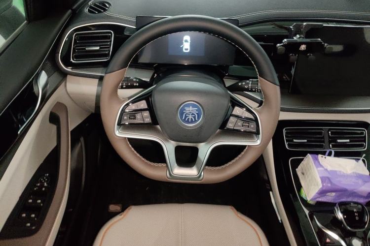 Used BYD Qin PLUS 2023 Champion Edition EV 420KM Superior Model Steering Wheel
