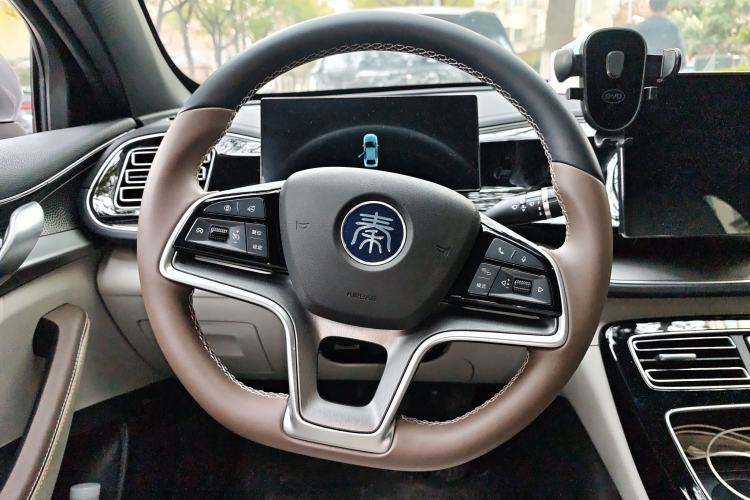 Used BYD Qin PLUS 2023 Champion Edition EV 510KM Beyond Model Steering Wheel