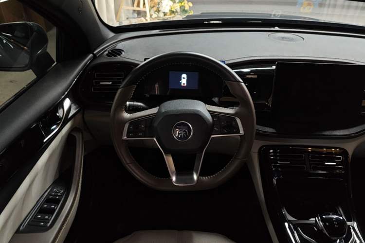 Used BYD Qin PLUS 2023 DM-i 120KM Navigation Excellence Model Steering Wheel