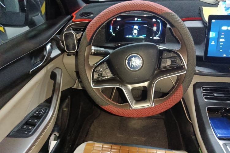 Used BYD Qin PLUS 2023 Champion Edition EV 510KM Beyond Model Steering Wheel