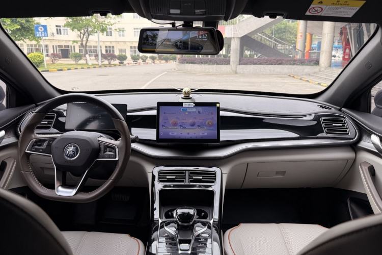 Used BYD Qin PLUS 2023 Champion Edition DM-i 120KM Leading Model Steering Wheel