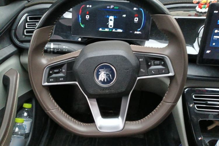 Used BYD Qin PLUS 2023 Champion Edition DM-i 55KM Leading Model Steering Wheel