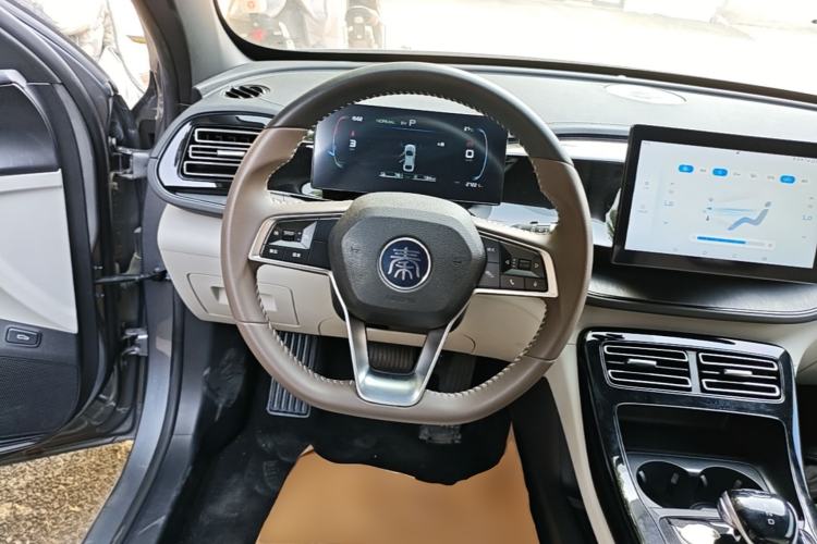 Used BYD Qin PLUS 2023 Champion Edition DM-i 55KM Leading Model Steering Wheel