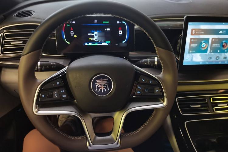 Used BYD Qin PLUS 2023 Champion Edition EV 510KM Leading Model Steering Wheel