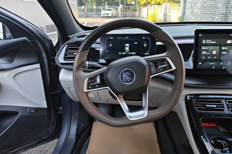 Used BYD Qin PLUS 2023 Champion Edition DM-i 55KM Leading Model Steering Wheel