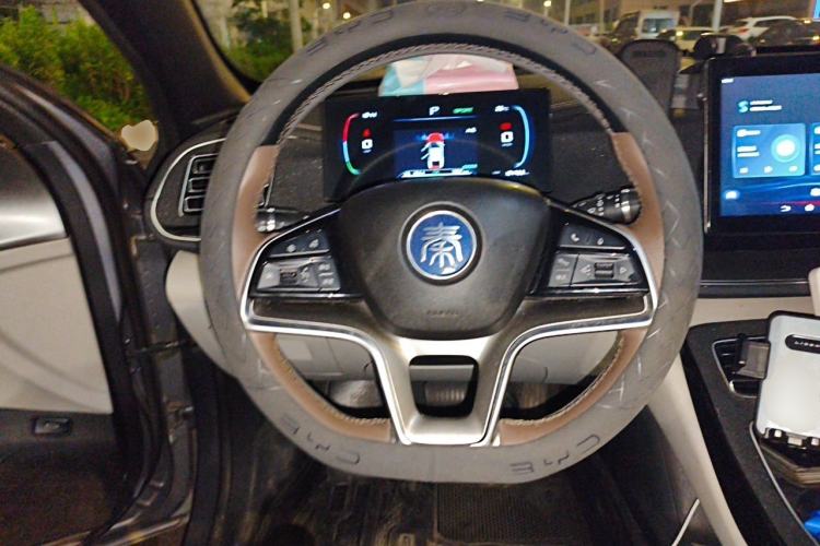 Used BYD Qin PLUS 2023 Champion Edition EV 510KM Beyond Model Steering Wheel