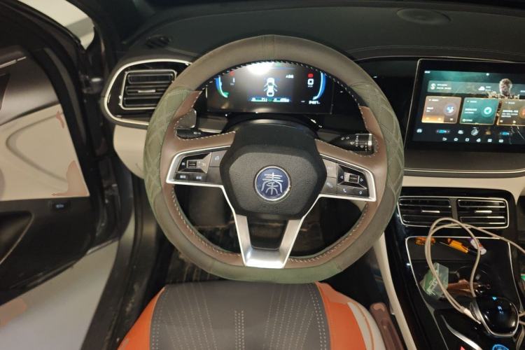 Used BYD Qin PLUS 2023 Champion Edition DM-i 120KM Leading Model Steering Wheel