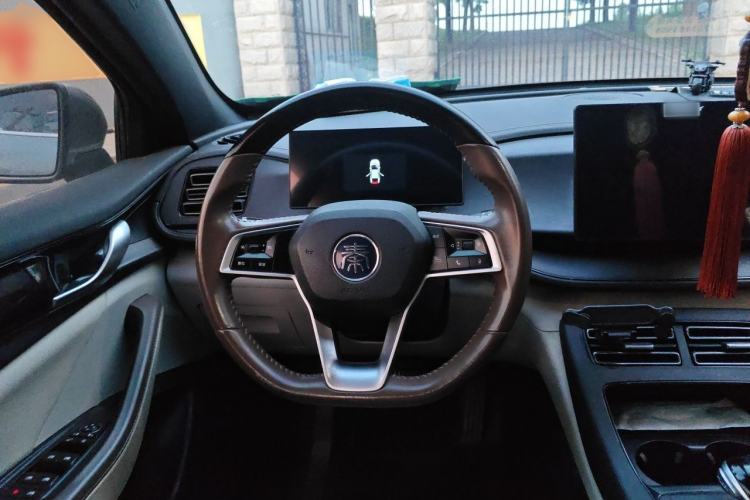 Used BYD Qin PLUS 2023 Champion Edition DM-i 55KM Leading Model Steering Wheel