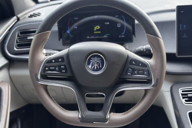 Used BYD Qin PLUS 2023 Champion Edition EV 420KM Superior Model Steering Wheel