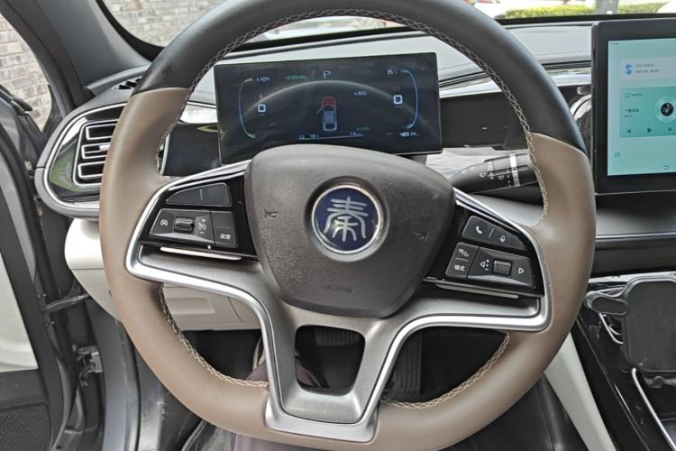 Used BYD Qin PLUS 2023 Champion Edition EV 420KM Leading Model Steering Wheel
