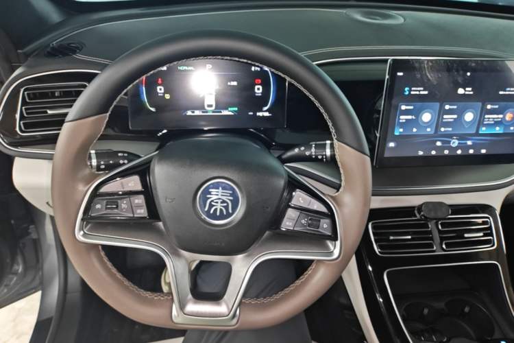 Used BYD Qin PLUS 2023 Champion Edition EV 510KM Leading Model Steering Wheel