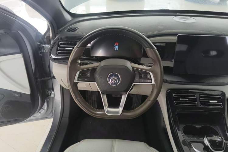 Used BYD Qin PLUS 2023 Champion Edition DM-i 55KM Leading Model Steering Wheel