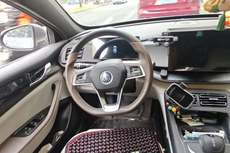 Used BYD Qin PLUS 2023 Champion Edition DM-i 55KM Leading Model Steering Wheel