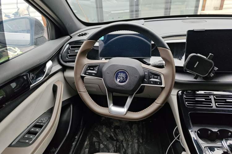 Used BYD Qin PLUS 2023 Champion Edition DM-i 55KM Leading Model Steering Wheel