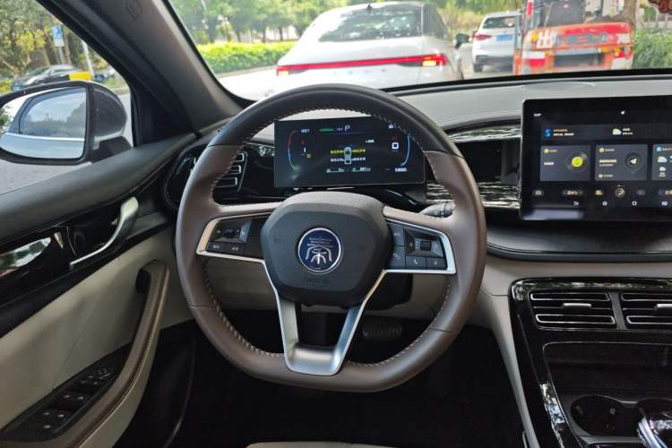 Used BYD Qin PLUS 2023 Champion Edition DM-i 55KM Leading Model Steering Wheel