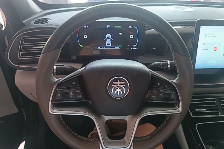 Used BYD Qin PLUS 2023 Champion Edition EV 420KM Leading Model Steering Wheel