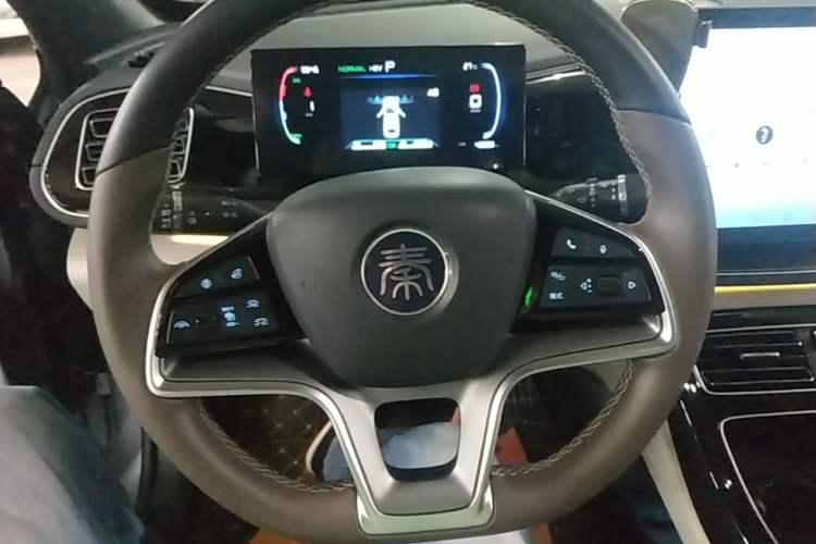 Used BYD Qin PLUS 2023 Champion Edition DM-i 120KM Excellence Model Steering Wheel