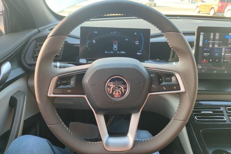 Used BYD Qin PLUS 2023 Champion Edition DM-i 55KM Leading Model Steering Wheel