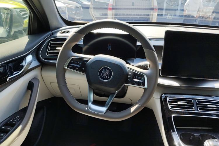 Used BYD Qin PLUS 2023 Champion Edition DM-i 120KM Beyond Model Steering Wheel