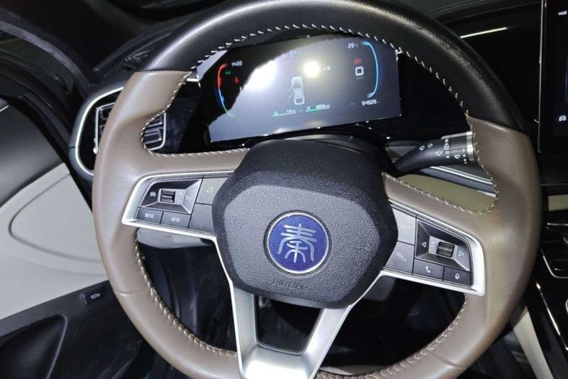 Used BYD Qin PLUS 2023 Champion Edition DM-i 120KM Leading Model Steering Wheel