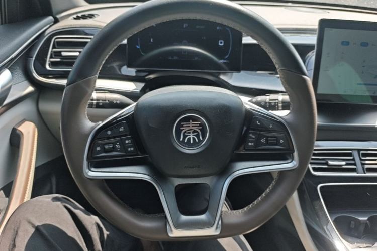 Used BYD Qin PLUS 2023 Champion Edition EV 420KM Superior Model Steering Wheel