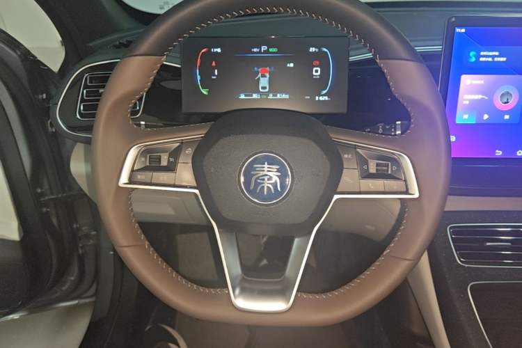 Used BYD Qin PLUS 2023 Champion Edition DM-i 120KM Beyond Model Steering Wheel