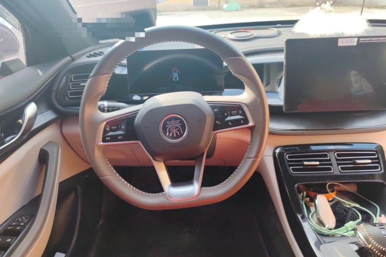 Used BYD Qin PLUS 2023 Champion Edition DM-i 55KM Leading Model Steering Wheel
