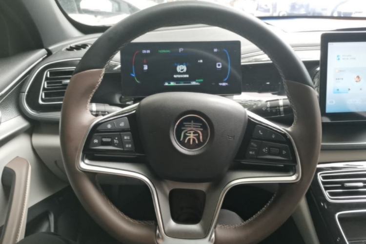 Used BYD Qin PLUS 2023 Champion Edition EV 420KM Superior Model Steering Wheel