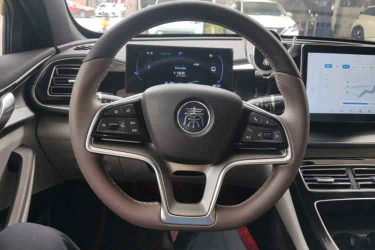 Used BYD Qin PLUS 2023 Champion Edition EV 510KM Beyond Model Steering Wheel