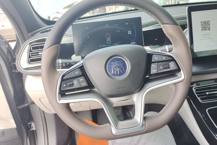 Used BYD Qin PLUS 2023 Champion Edition EV 510KM Leading Model Steering Wheel