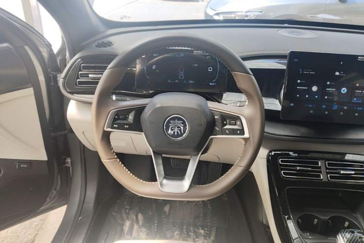 Used BYD Qin PLUS 2023 Champion Edition DM-i 55KM Leading Model Steering Wheel