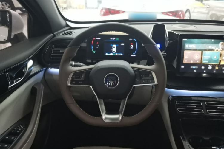 Used BYD Qin PLUS 2023 Champion Edition DM-i 55KM Leading Model Steering Wheel