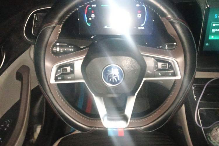 Used BYD Qin PLUS 2023 Champion Edition DM-i 120KM Leading Model Steering Wheel