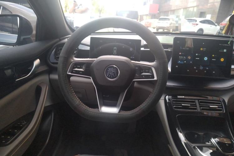 Used BYD Qin PLUS 2023 Champion Edition DM-i 55KM Leading Model Steering Wheel