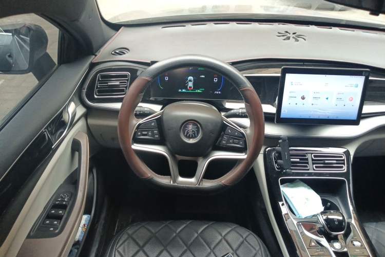 Used BYD Qin PLUS 2023 Champion Edition EV 420KM Leading Model Steering Wheel