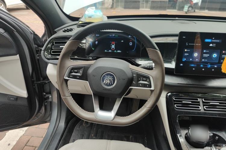 Used BYD Qin PLUS 2023 Champion Edition DM-i 55KM Leading Model Steering Wheel