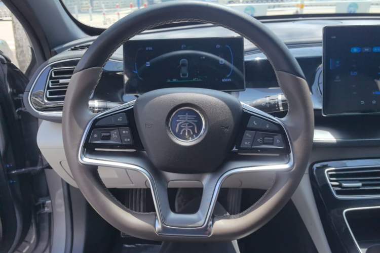 Used BYD Qin PLUS 2023 Champion Edition EV 510KM Leading Model Steering Wheel