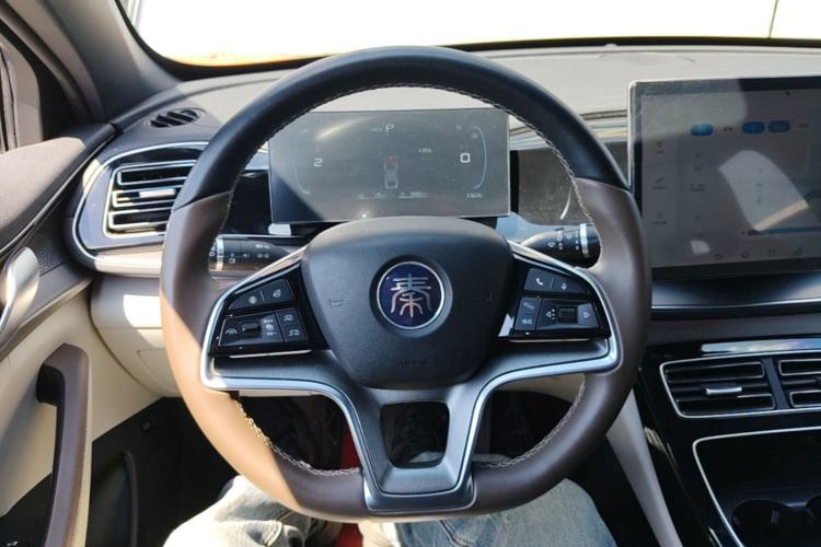Used BYD Qin PLUS 2023 Champion Edition DM-i 120KM Excellence Model Steering Wheel