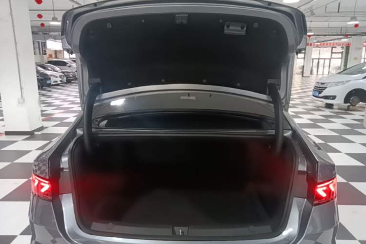 Used BYD Qin PLUS 2023 Champion Edition DM-i 55KM Superior Model Trunk