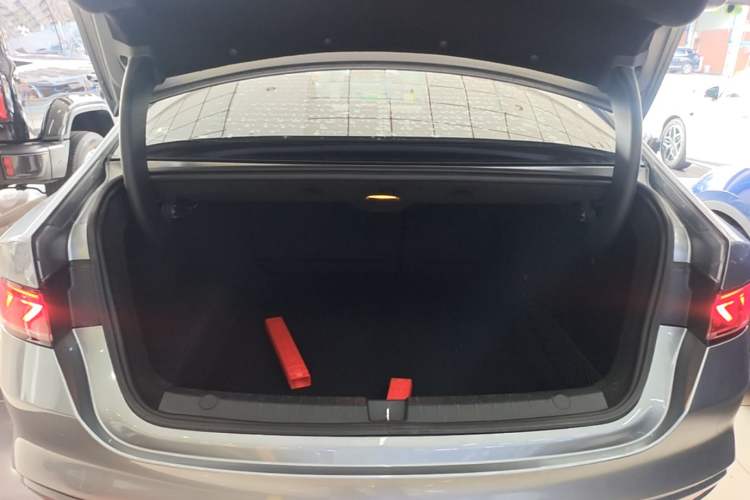 Used BYD Qin PLUS 2023 Champion Edition DM-i 120KM Leading Model Trunk