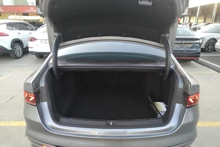 Used BYD Qin PLUS 2023 Champion Edition DM-i 55KM Leading Model Trunk