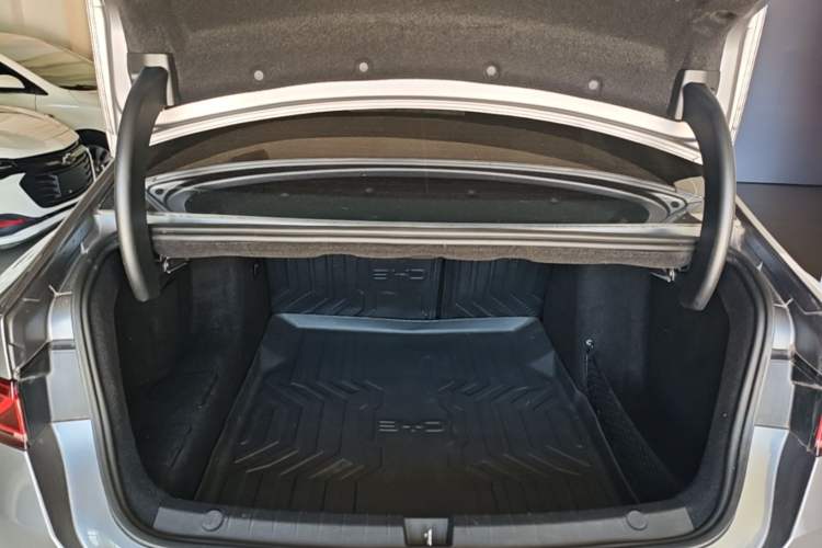 Used BYD Qin PLUS 2023 Champion Edition DM-i 55KM Leading Model Trunk