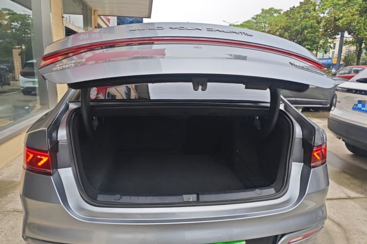 Used BYD Qin PLUS 2023 Champion Edition DM-i 55KM Leading Model Trunk