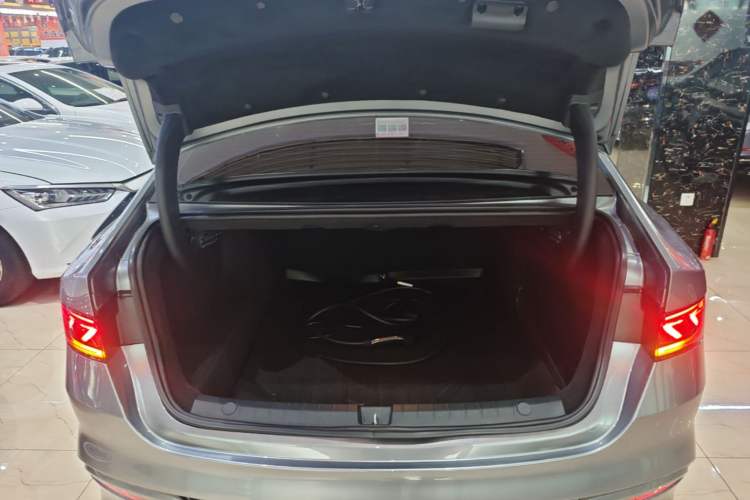 Used BYD Qin PLUS 2023 Champion Edition DM-i 55KM Leading Model Trunk