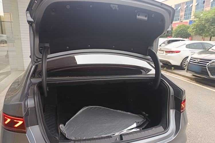 Used BYD Qin PLUS 2023 Champion Edition DM-i 55KM Leading Model Trunk